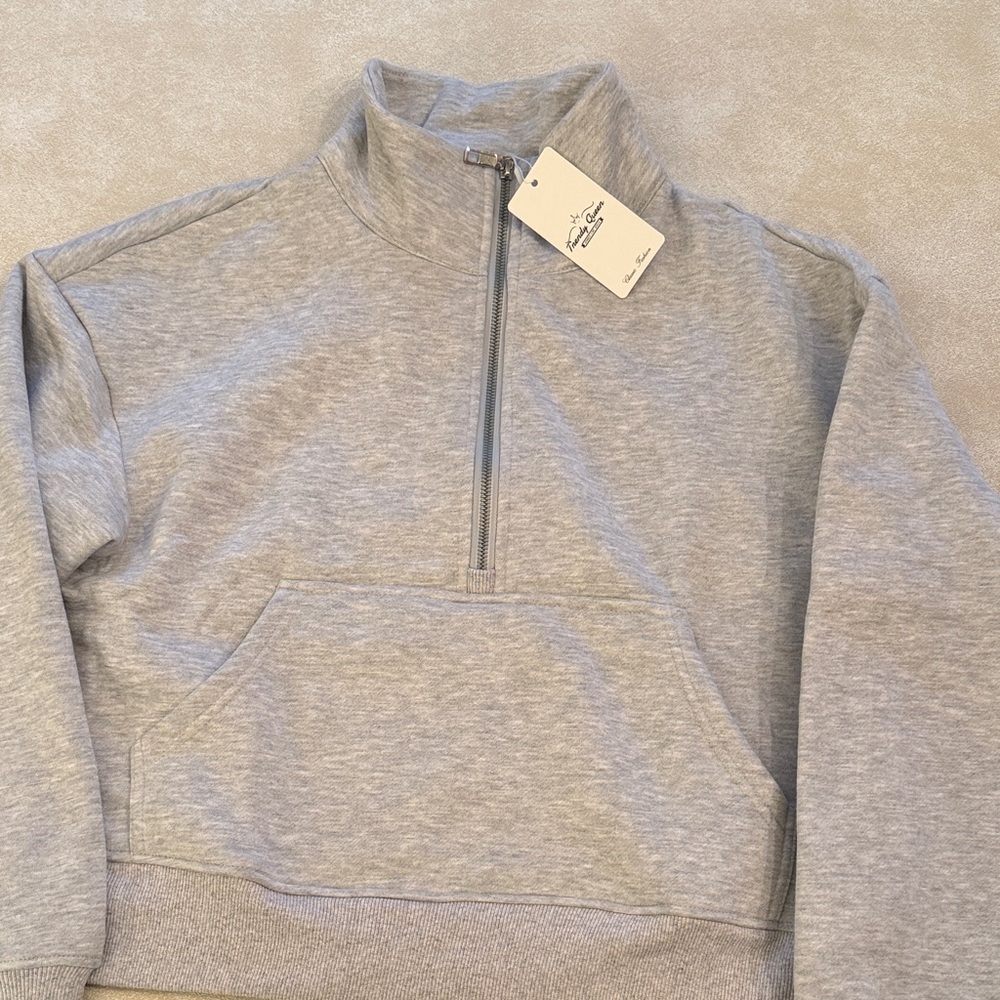 NWT 🚨 Stylish Gray Half Zip Sweater Women’s Size Small